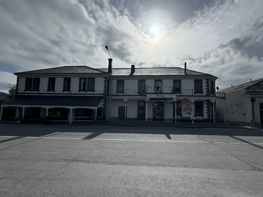 Gladstone Grand Hotel