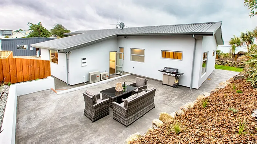 Lone Pine Building Ltd