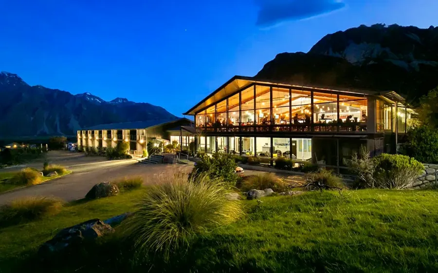 Mt Cook Lodge & Motels