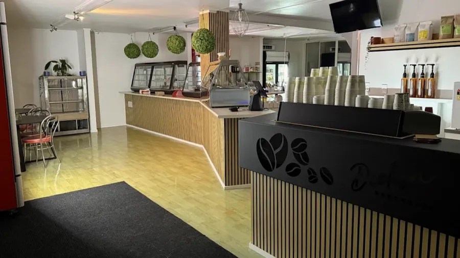 Dee-lish bakehouse