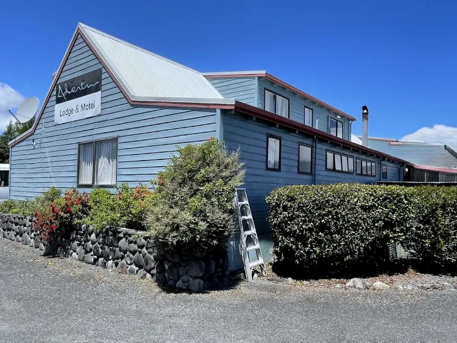 Adventure Lodge and Motels