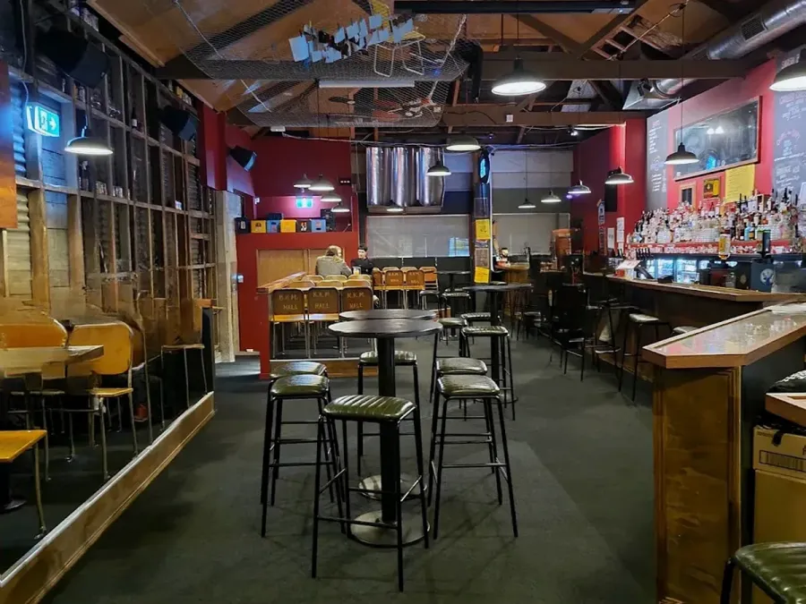 LAST PLACE BAR