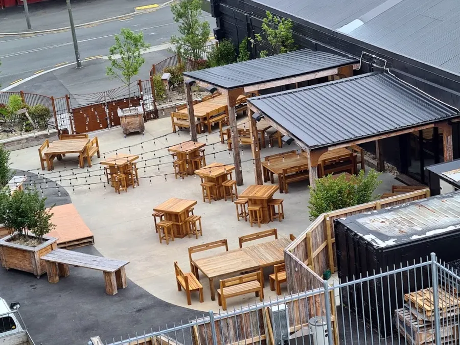 Patrons Bar, Restaurant & Brewery | Hamilton