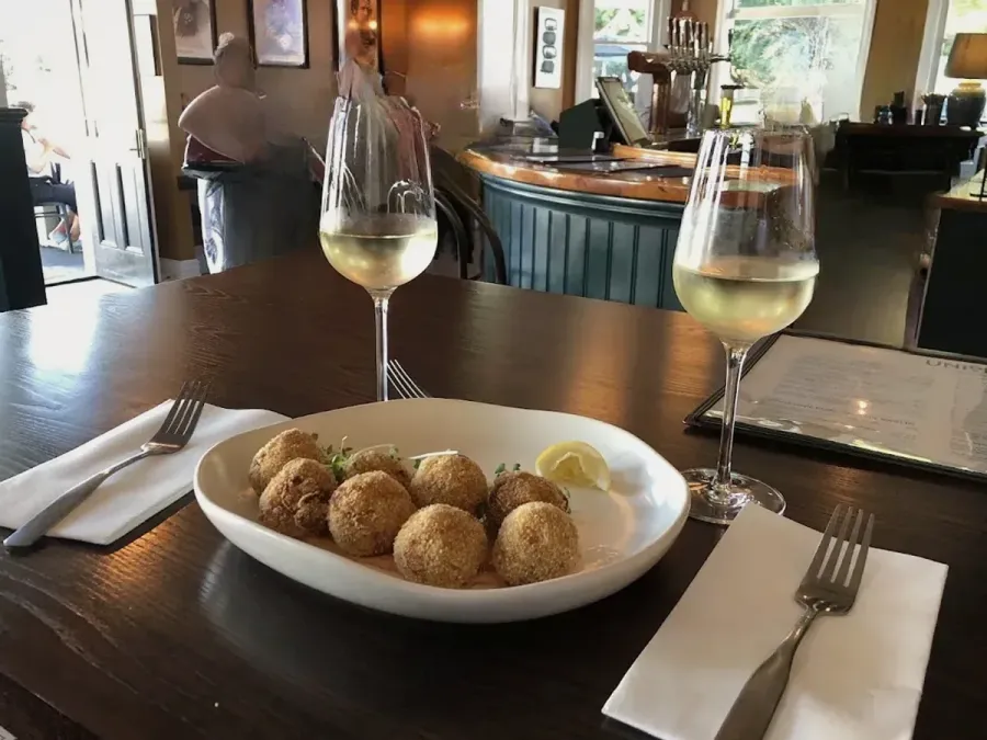 Union Square Bistro & Bar