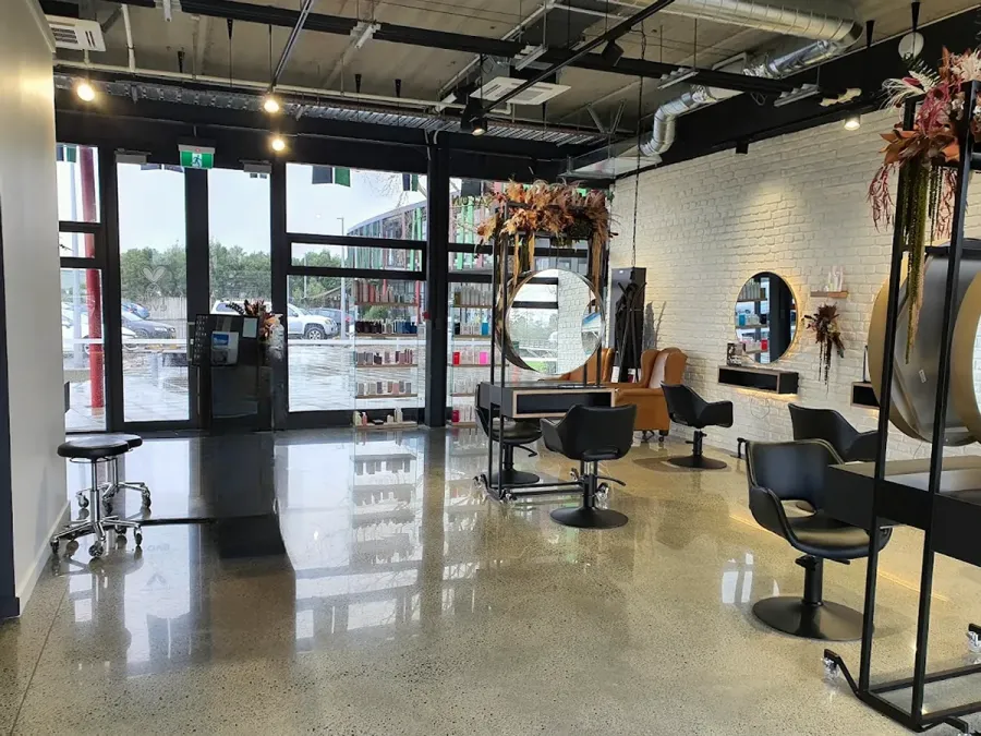 Aneia Warner Salon