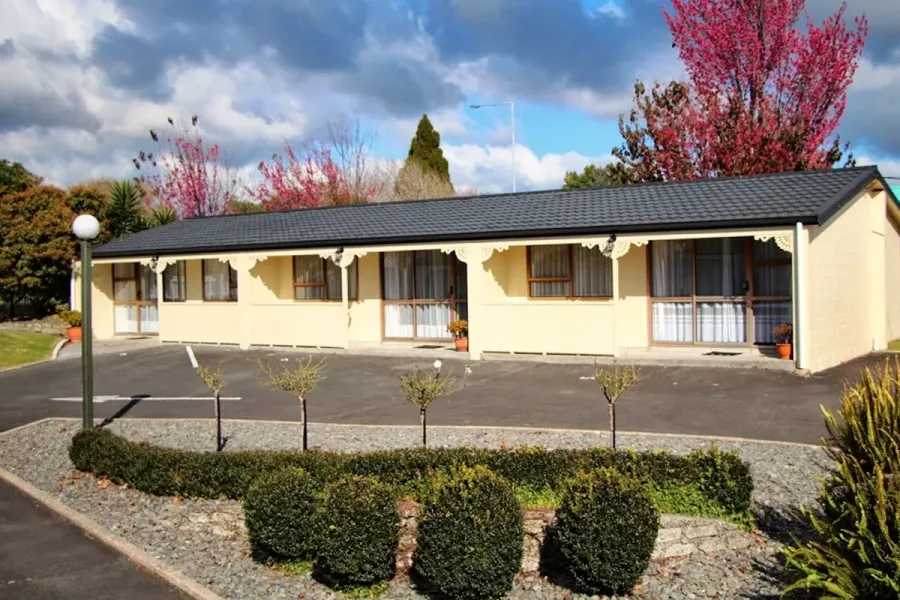Birchwood Motel