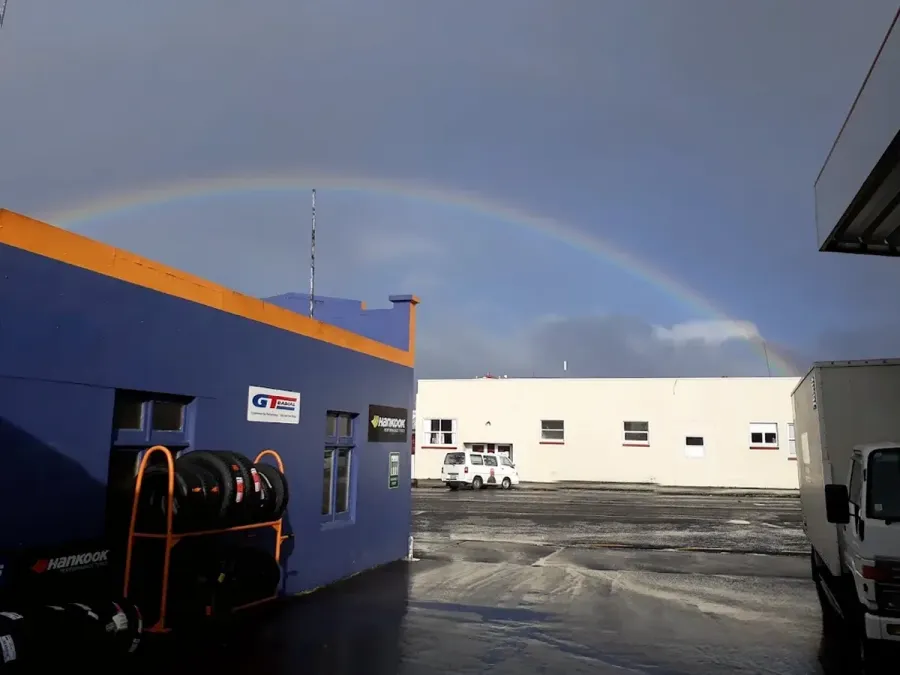 Dicksons Service Centre