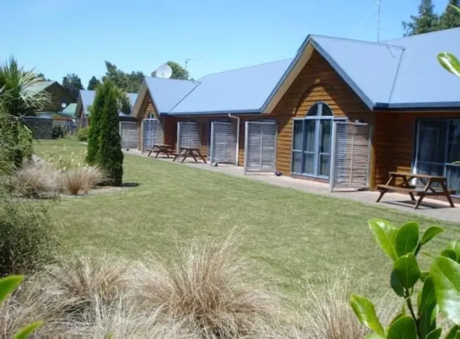 The Peaks Motor Inn
