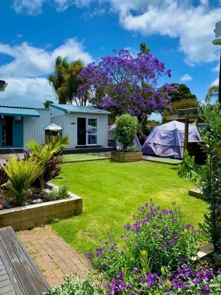 Apple Tree Backpackers