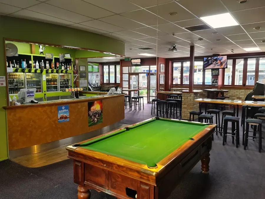 The Frankton Hotel (Aleways Inn Sports Bar)
