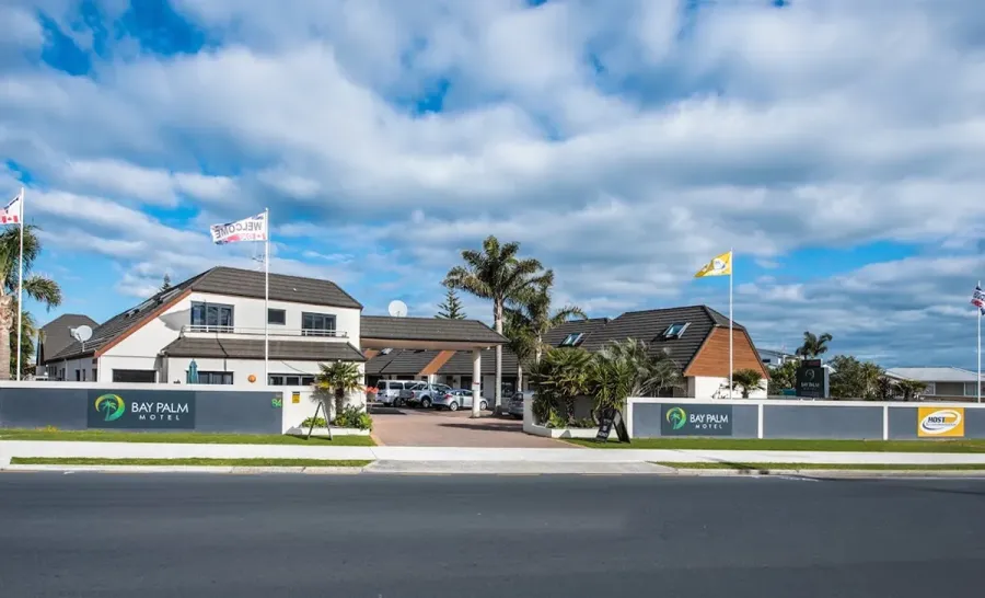 Bay Palm Motel