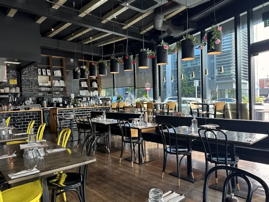 Town Tonic Cafe & Restaurant