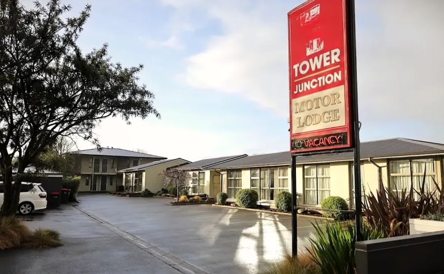 Tower Junction Motor Lodge- Motel with Airport and Railway Station transfer service.