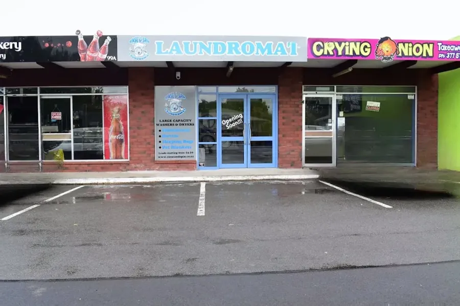 Rinse and Spin Laundromat