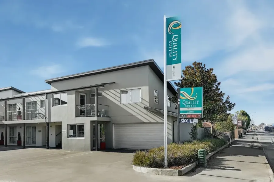 Quality Suites Amore (Amore Motor Lodge)