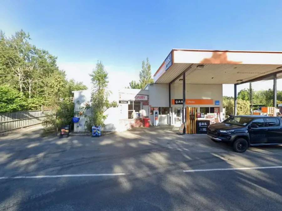 Ohoka Service Station (1992)
