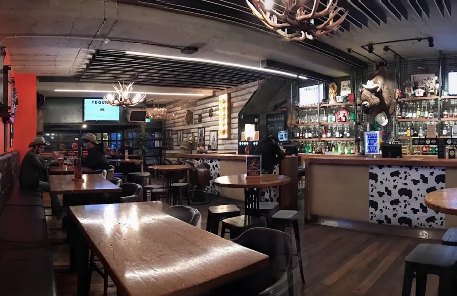 Dakota Bar