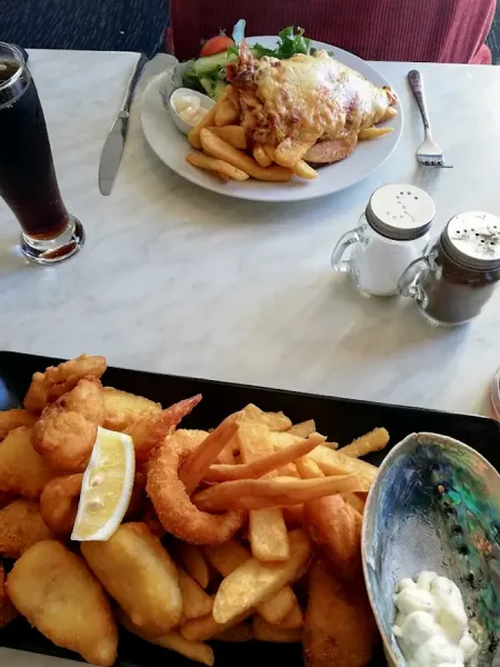 Crescent Bar & Grill