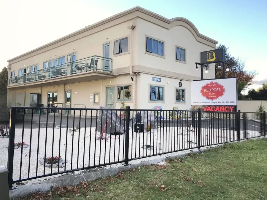 Red Rose Motel