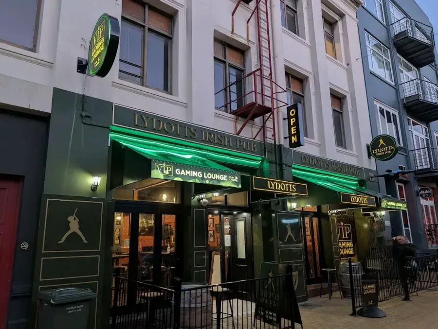 Lynott's Irish Pub