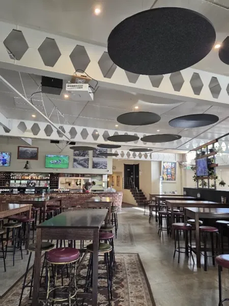 1852 Pub & Kitchen
