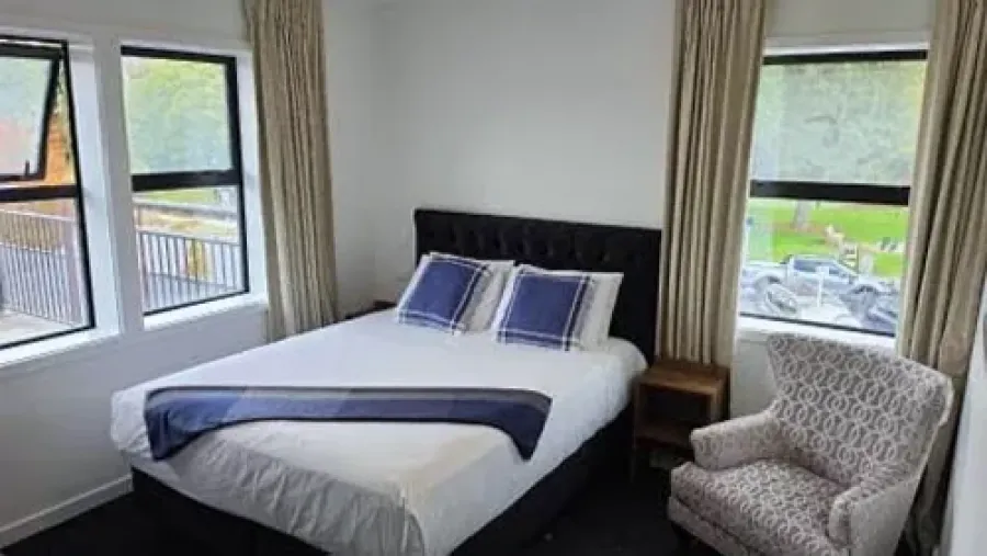 Lake Taupo Hotel