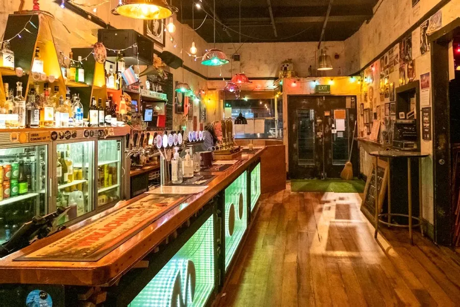 Moon Bar