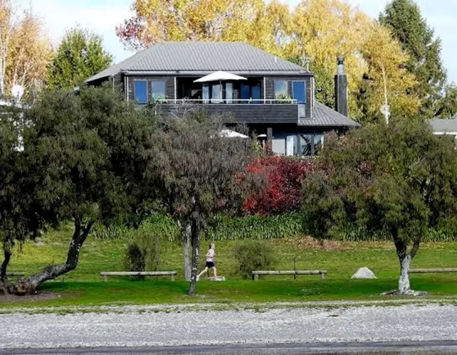 Wharewaka Lodge