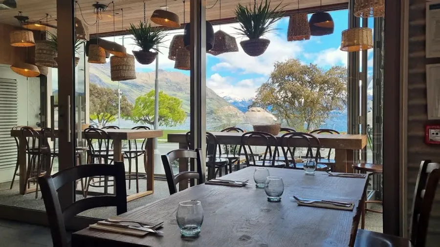 Sofi Bar & Grill