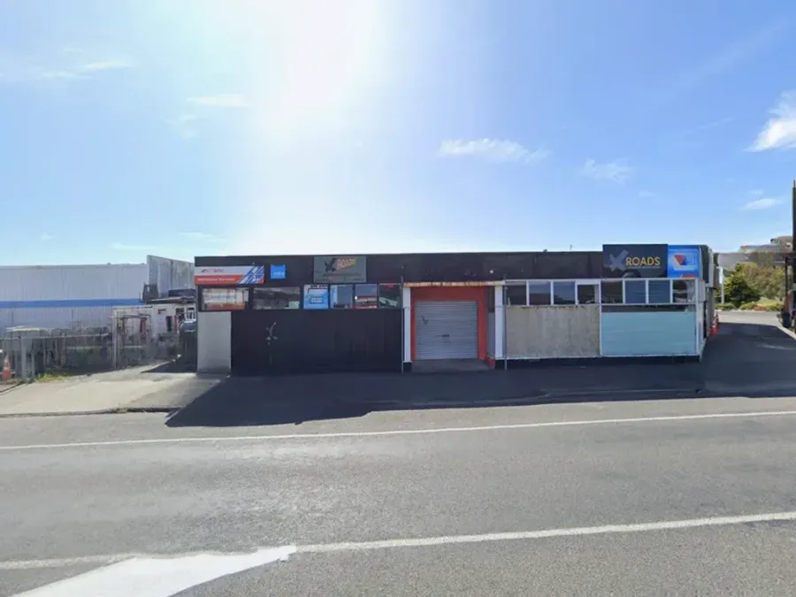 Crossroads Service Centre