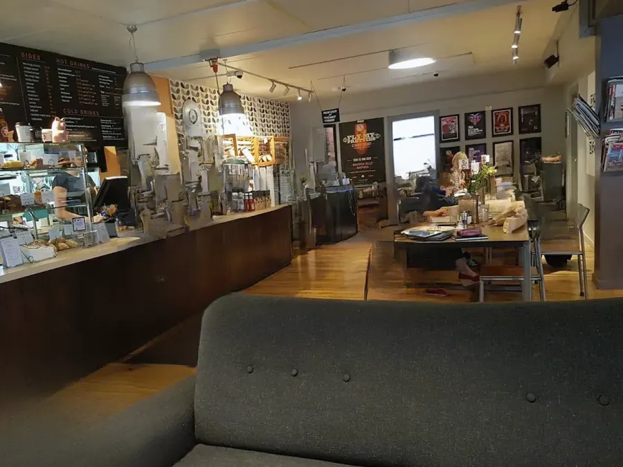 Vic's Cafe