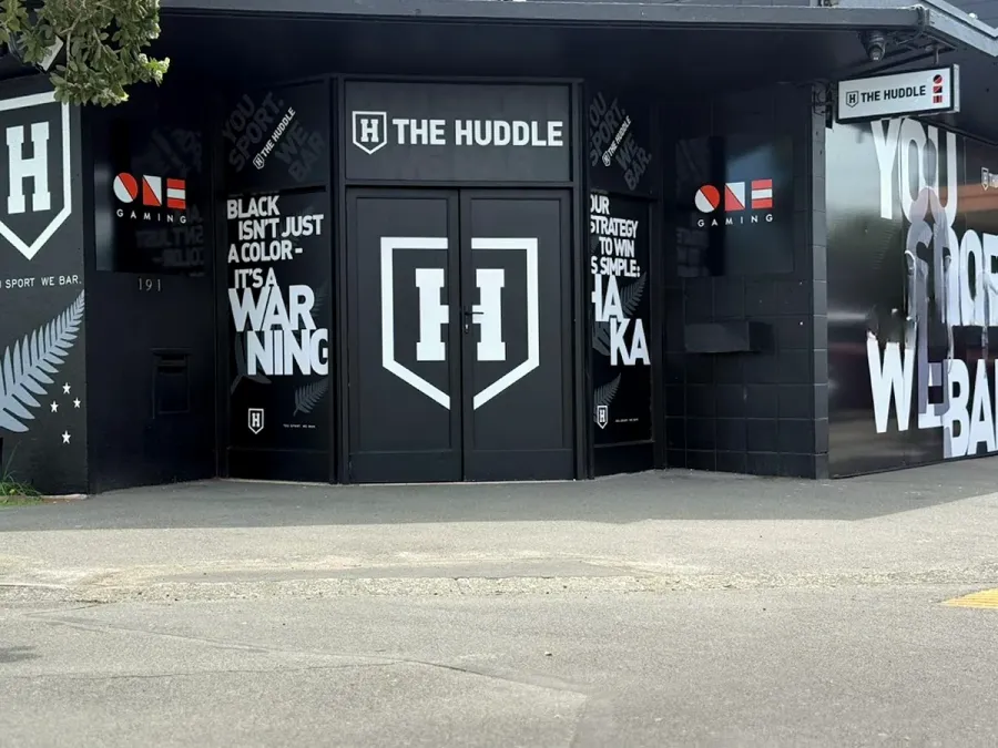 The Huddle Bar