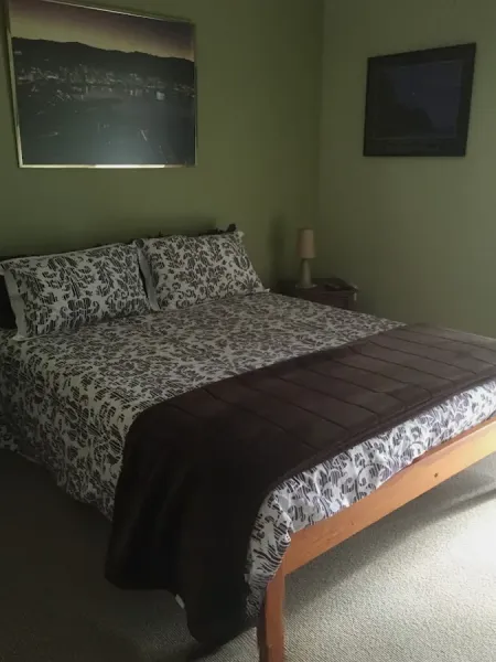 Cedar House (formerly Wellington Bed & Breakfast)
