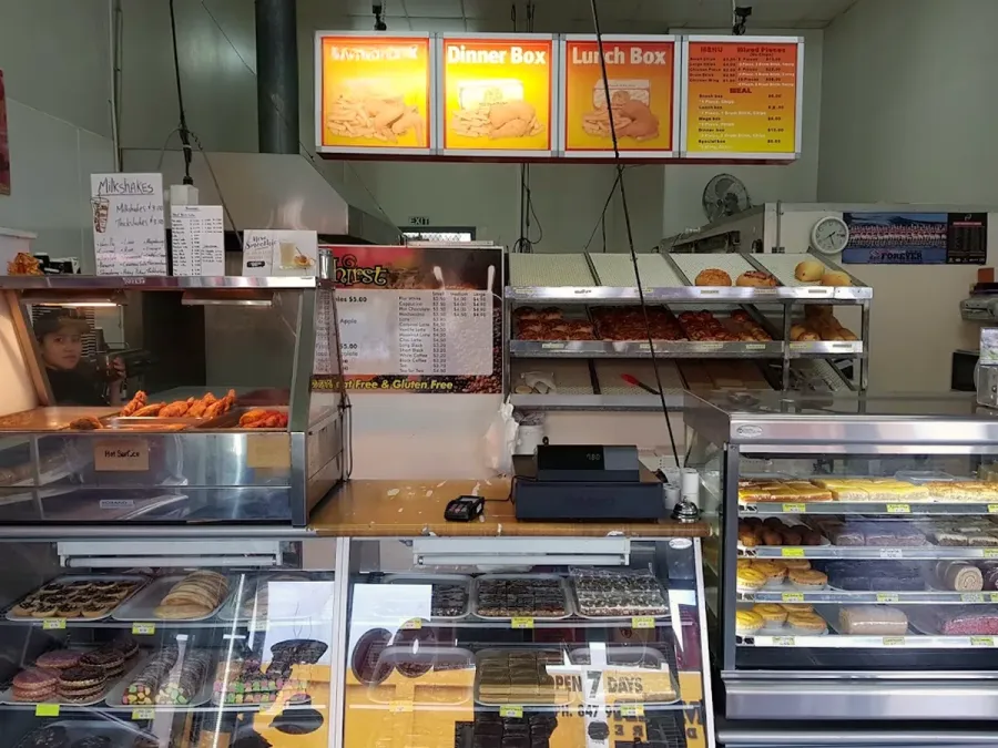 KT GOLDEN BAKEHOUSE CAFE