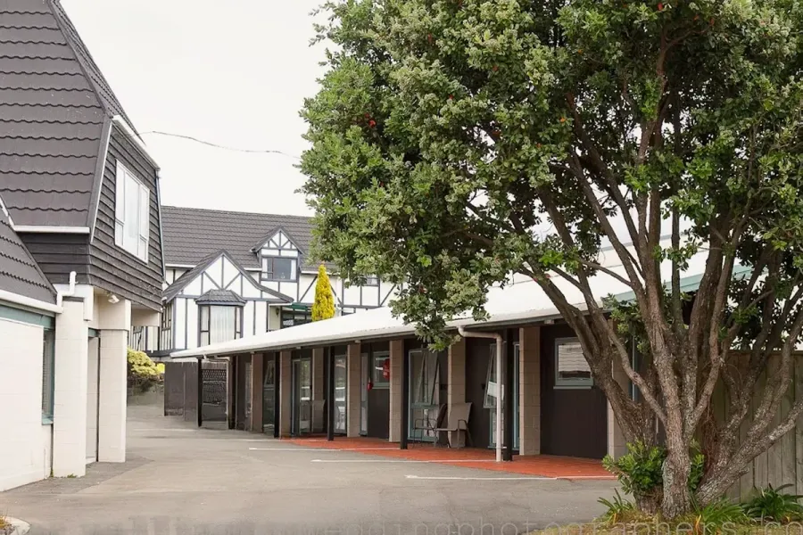 Spinnaker Motel