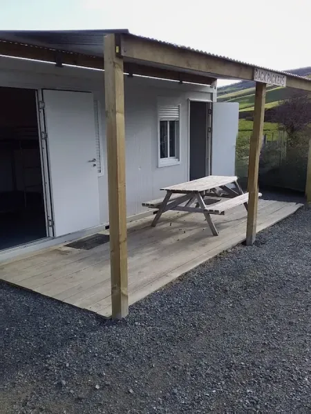 Hillview camp site & backpackers