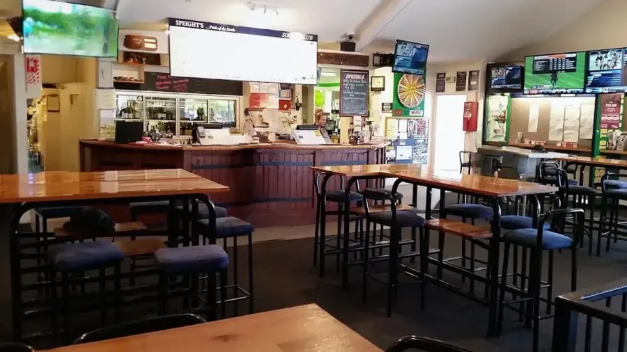 Woodbourne Tavern & Motel