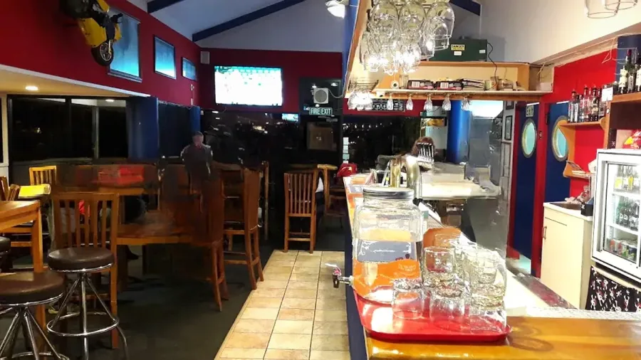Jolly Roger Bar & Restaurant