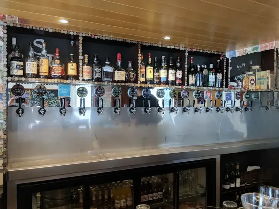 Sprig + Fern Tavern, Tahuna