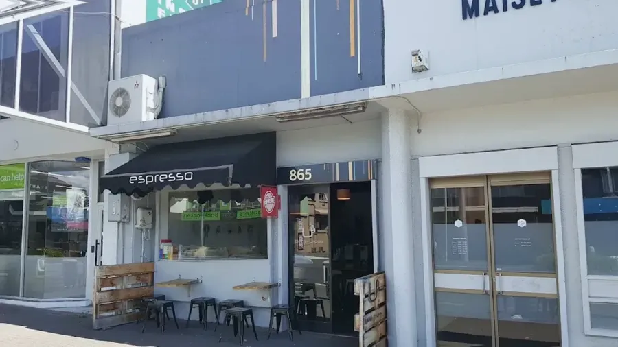 Demis Cafe
