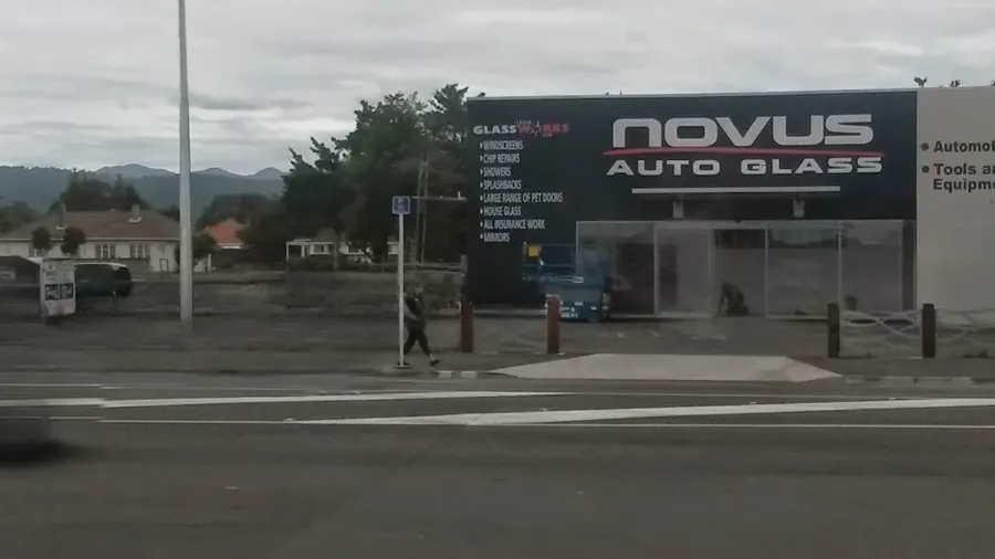 NOVUS Glass Levin