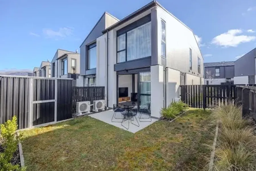 Alpine Junction Townhouse Apartments, Lodge & Hotel