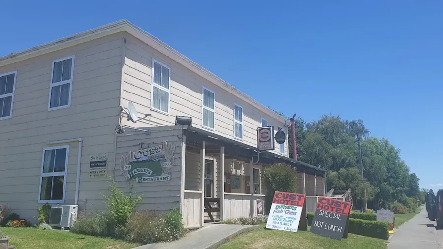 The Cust Pub