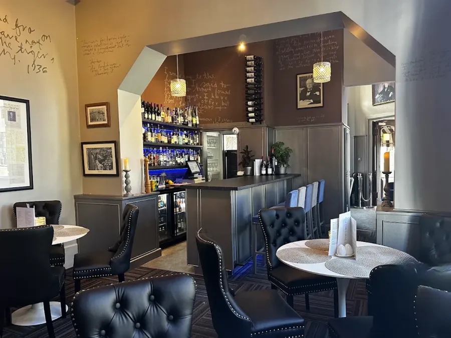 Churchills Lounge Bar & Restaurant