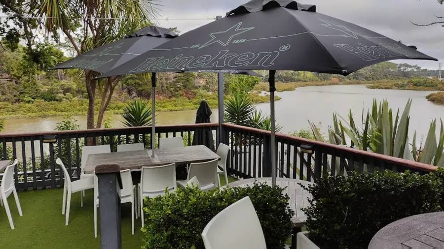 The Landing Restaurant at The Riverhead