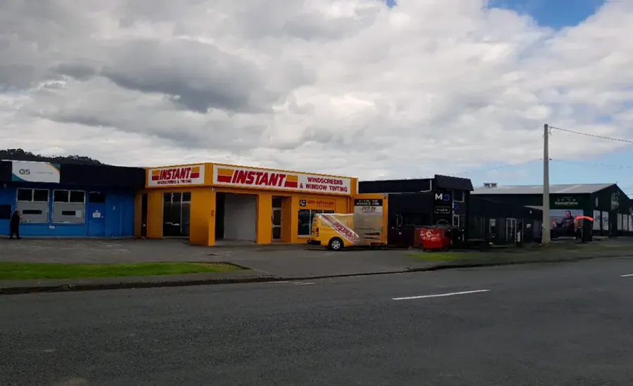 Instant Windscreens Whangārei - Repairs & Tinting