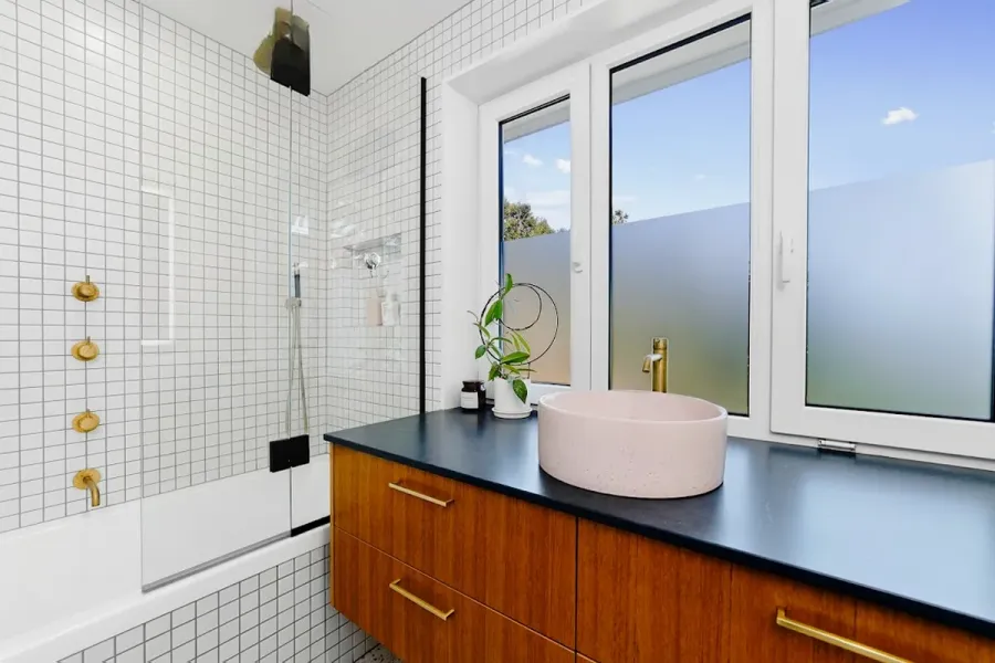 Refresh Renovations Porirua and Wellington - Jenelle Winstanley & Mark Morrison