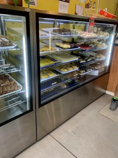 Ronnies Cafe Bakery
