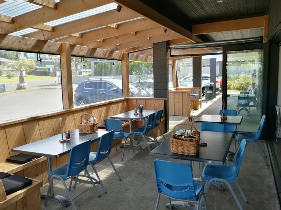 Onemana Boatshed Cafe, Bar & Restaurant