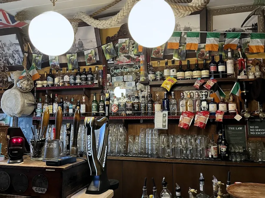 Paddy McNaughton's Irish Pub